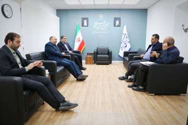 تأکید بر نوسازی زیرساخت ها و ساماندهی تصفیه خانه شهرک صنعتی اردکان در دیدار با نماینده مجلس